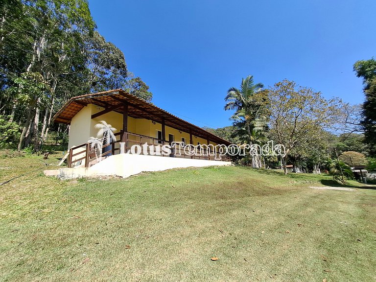 Sítio com 087 dormitórios, piscina e salão de jogos LT0042