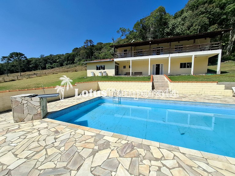 Sítio com 07 dormitórios, piscina e salão de jogos LT0042