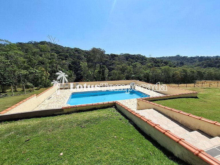 Sítio com 07 dormitórios, piscina e salão de jogos LT0042