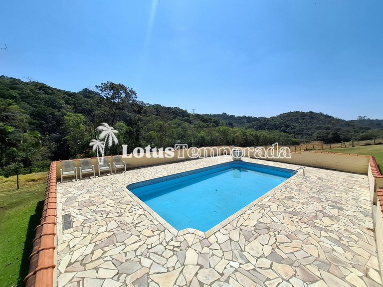 Sítio com 07 dormitórios, piscina e salão de jogos LT0042