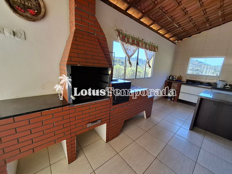 Sítio com 07 dormitórios, piscina e salão de jogos LT0042
