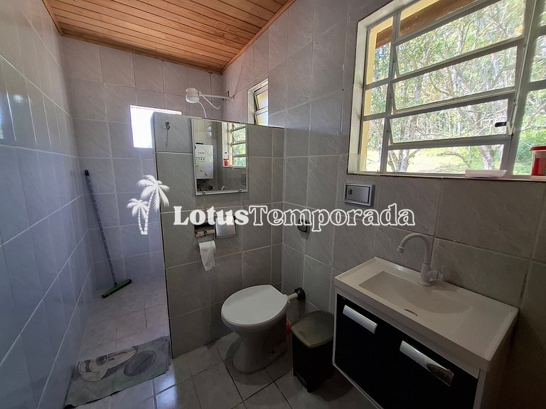 Sítio com 07 dormitórios, piscina e salão de jogos LT0042