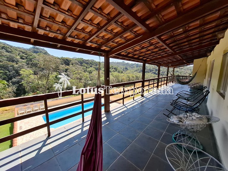 Sítio com 07 dormitórios, piscina e salão de jogos LT0042
