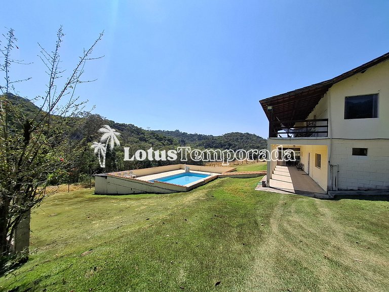 Sítio com 07 dormitórios, piscina e salão de jogos LT0042
