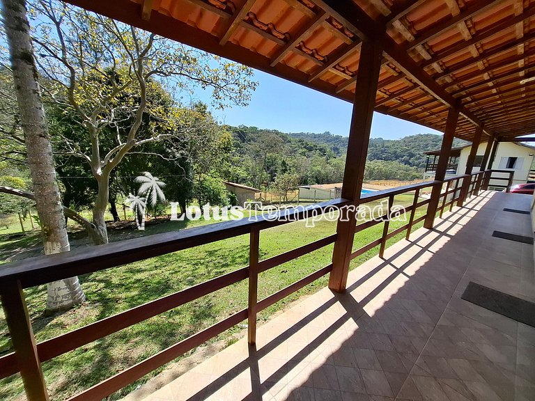 Sítio com 07 dormitórios, piscina e salão de jogos LT0042