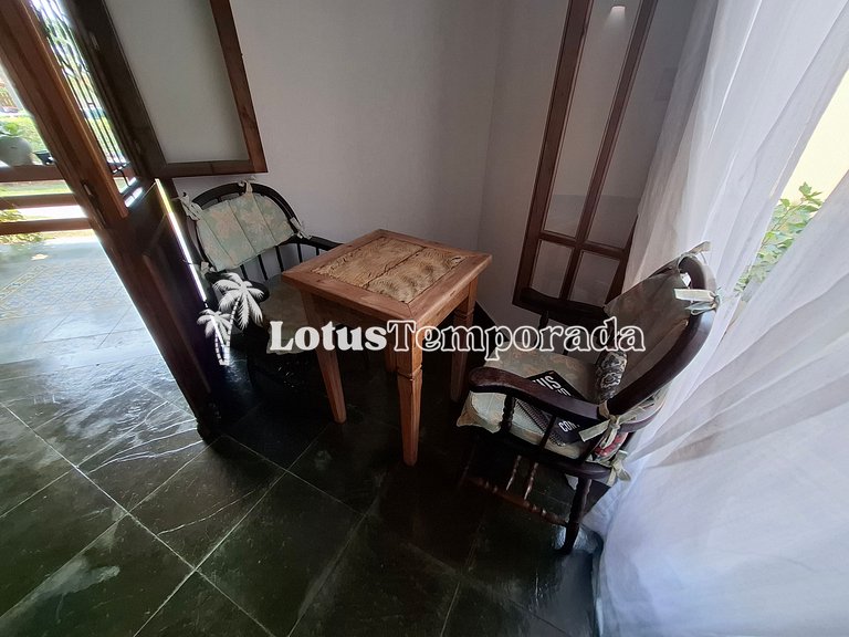 Chácara em Condomínio com 05 dormitórios e piscina LT0049