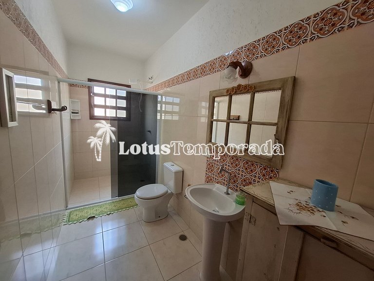 Chácara em Condomínio com 05 dormitórios e piscina LT0049