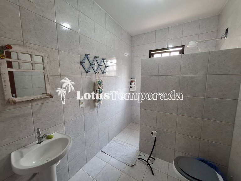 Chácara em Condomínio com 05 dormitórios e piscina LT0049