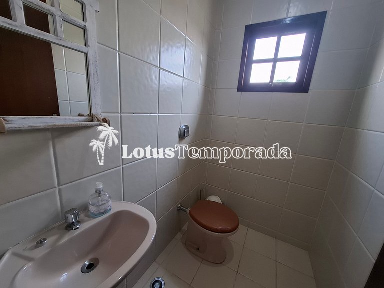 Chácara em Condomínio com 05 dormitórios e piscina LT0049