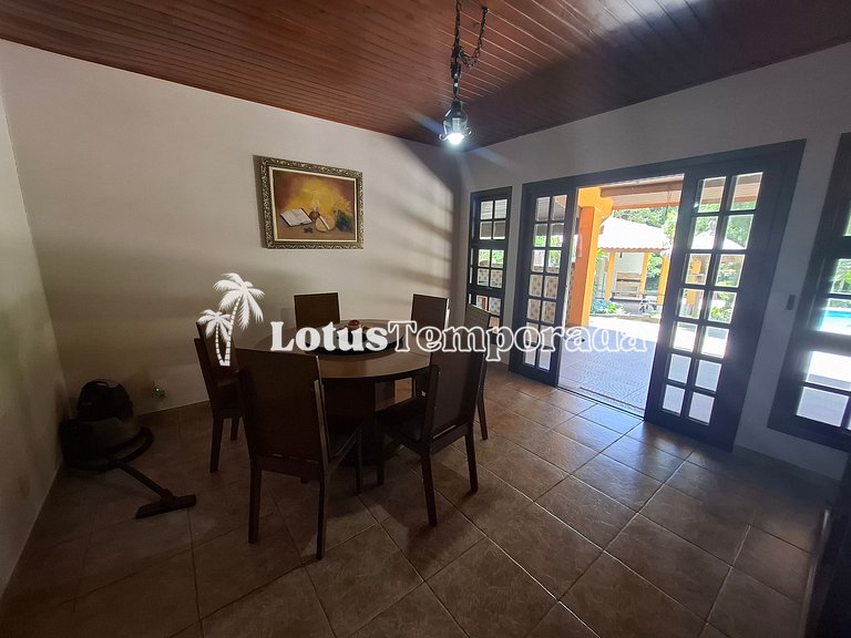 Chácara com 05 dormitórios, piscina e Lazer LT0040