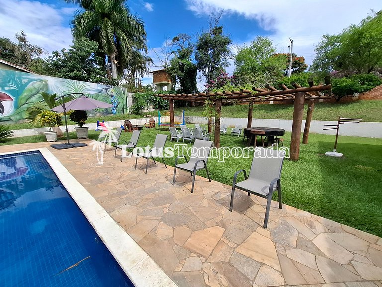 Chácara com 7 suítes, Lounge e Piscina Aquecida LT0034