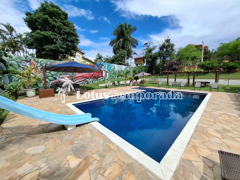 Chácara com 7 suítes, Lounge VIP e Piscina Aquecida LT0034