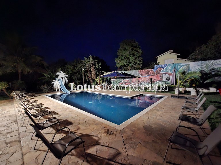 Chácara com 7 suítes, Lounge e Piscina Aquecida LT0034