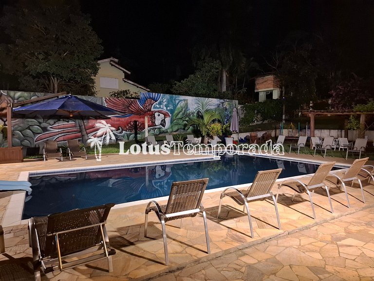 Chácara com 7 suítes, Lounge e Piscina Aquecida LT0034