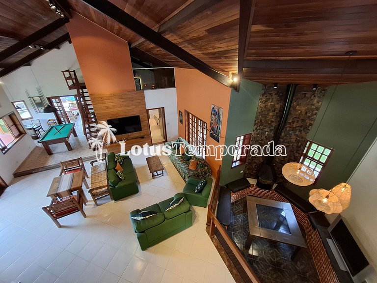 Chácara com 7 suítes, Lounge e Piscina Aquecida LT0034