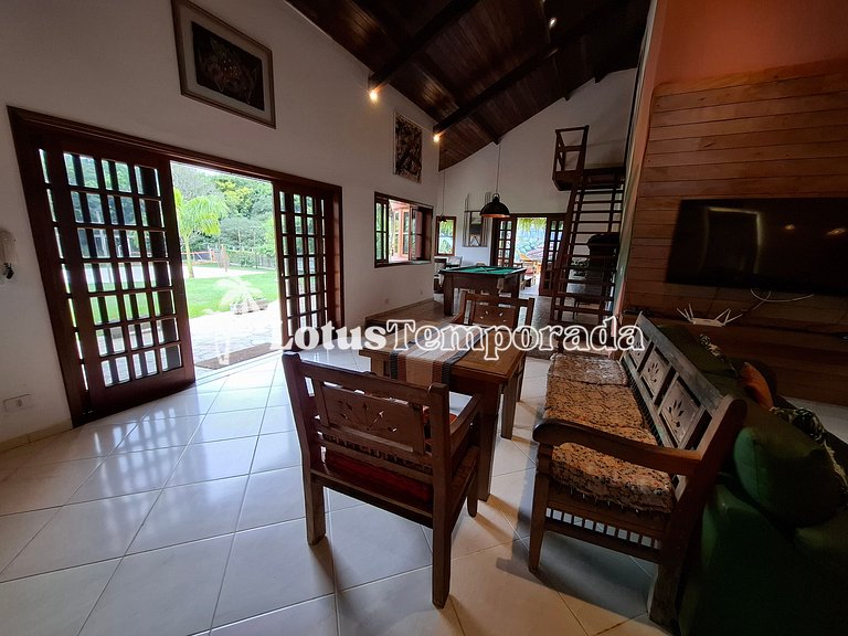 Chácara com 7 suítes, Lounge VIP e Piscina Aquecida LT0034