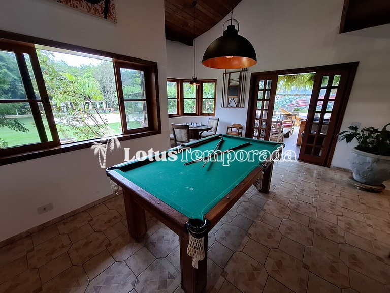 Chácara com 7 suítes, Lounge VIP e Piscina Aquecida LT0034