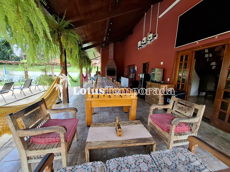 Chácara com 7 suítes, Lounge VIP e Piscina Aquecida LT0034