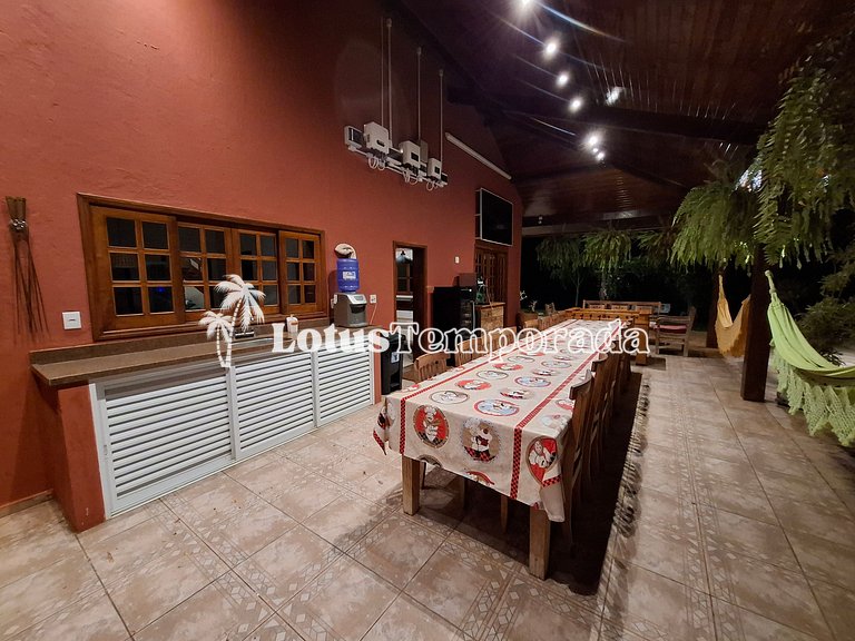 Chácara com 7 suítes, Lounge VIP e Piscina Aquecida LT0034