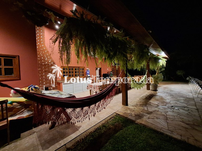 Chácara com 7 suítes, Lounge e Piscina Aquecida LT0034