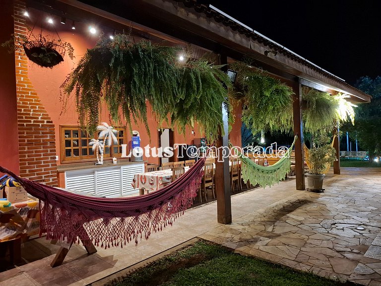 Chácara com 7 suítes, Lounge VIP e Piscina Aquecida LT0034