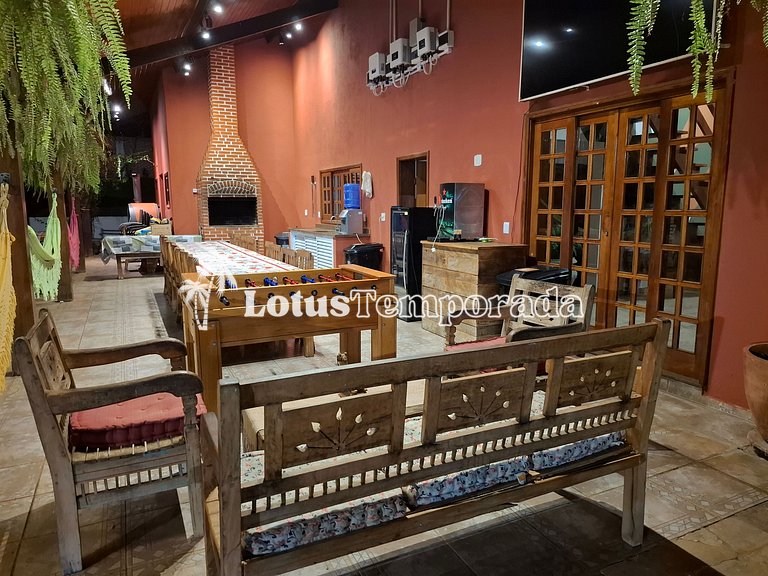 Chácara com 7 suítes, Lounge VIP e Piscina Aquecida LT0034