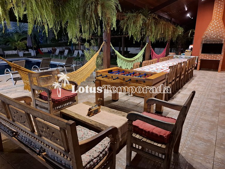 Chácara com 7 suítes, Lounge e Piscina Aquecida LT0034