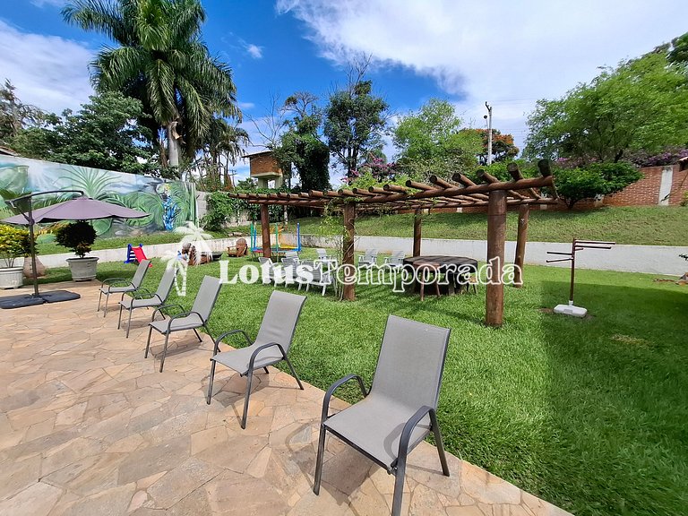 Chácara com 7 suítes, Lounge VIP e Piscina Aquecida LT0034