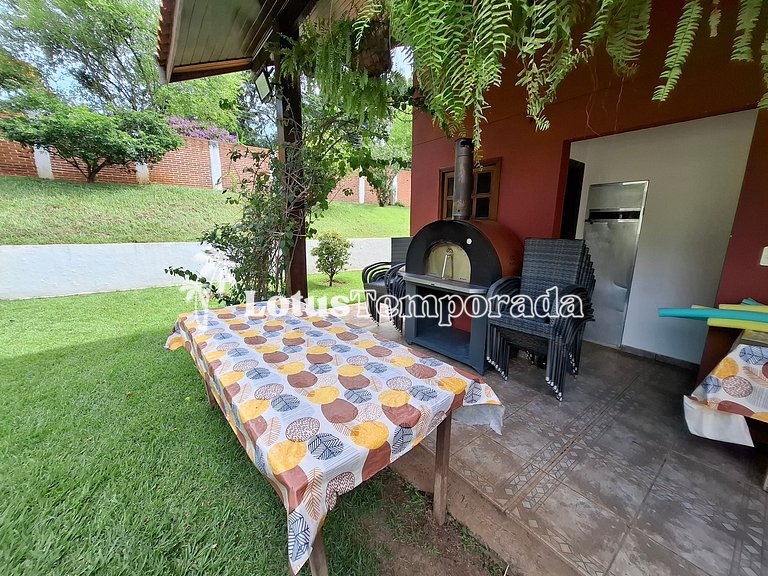 Chácara com 7 suítes, Lounge e Piscina Aquecida LT0034
