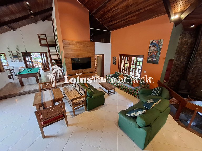 Chácara com 7 suítes, Lounge VIP e Piscina Aquecida LT0034