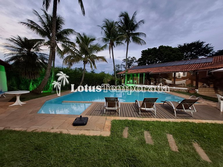 Chácara com piscina climatizada e 7 dormitórios LT0038