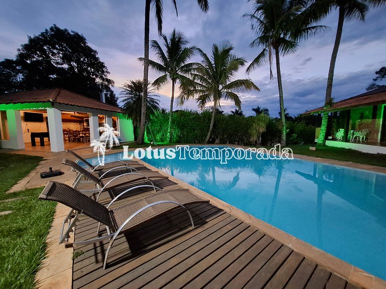 Chácara com piscina climatizada e 7 dormitórios LT0038