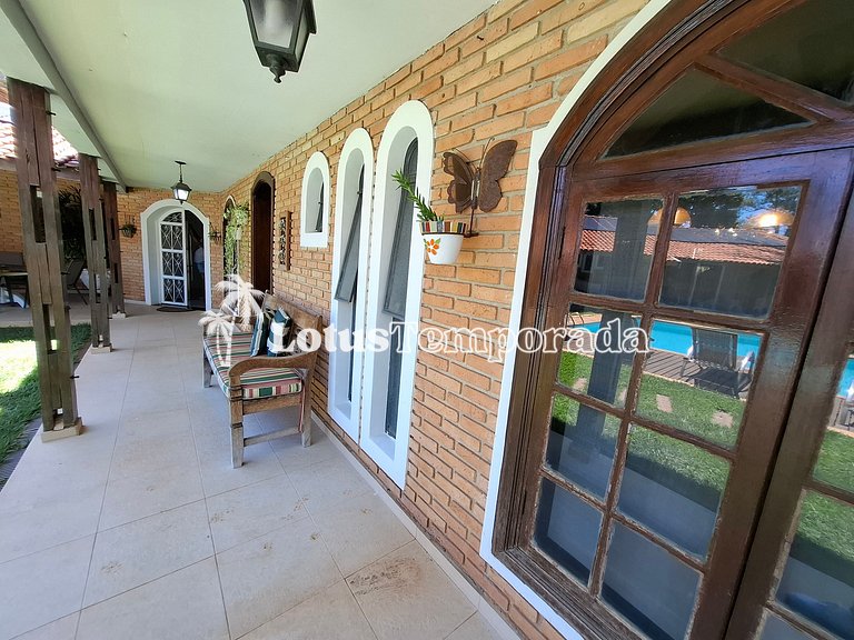 Chácara com piscina climatizada e 7 dormitórios LT0038