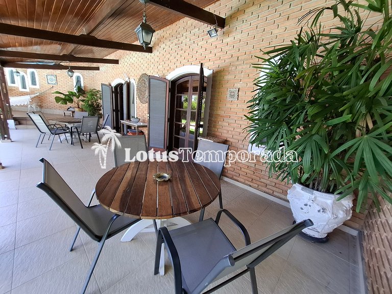 Chácara com piscina climatizada e 7 dormitórios LT0038