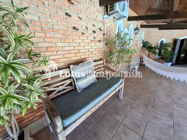 Chácara com piscina aquecida e 7 dormitórios em cond. LT0038
