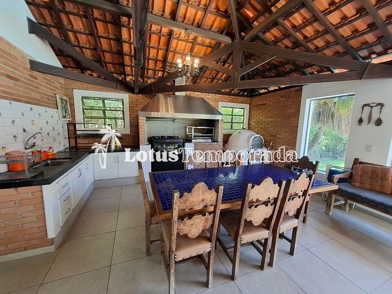 Chácara com piscina climatizada e 7 dormitórios LT0038