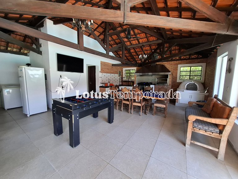 Chácara com piscina climatizada e 7 dormitórios LT0038