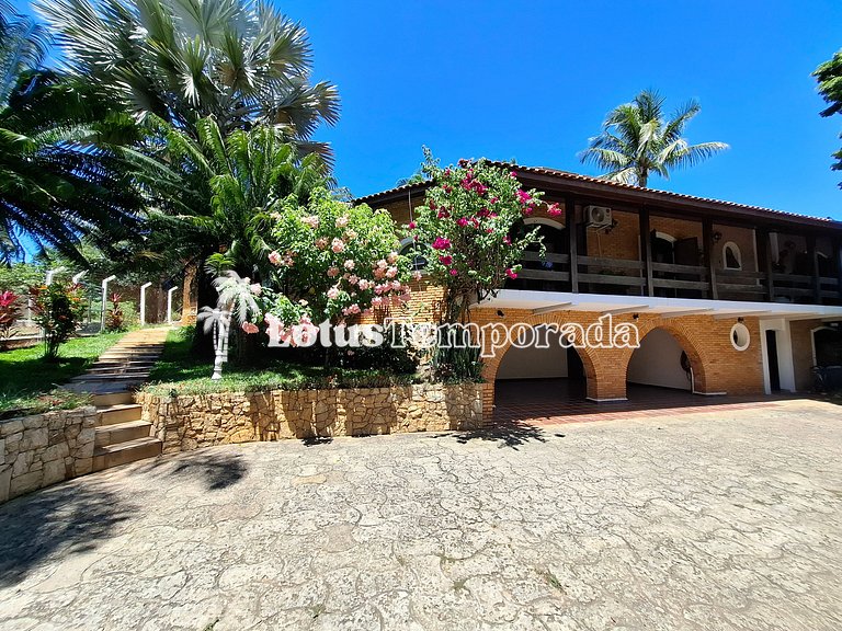 Chácara com piscina climatizada e 7 dormitórios LT0038