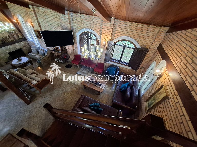 Chácara com piscina climatizada e 7 dormitórios LT0038