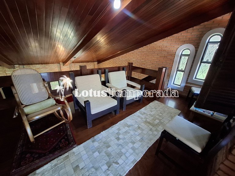 Chácara com piscina climatizada e 7 dormitórios LT0038