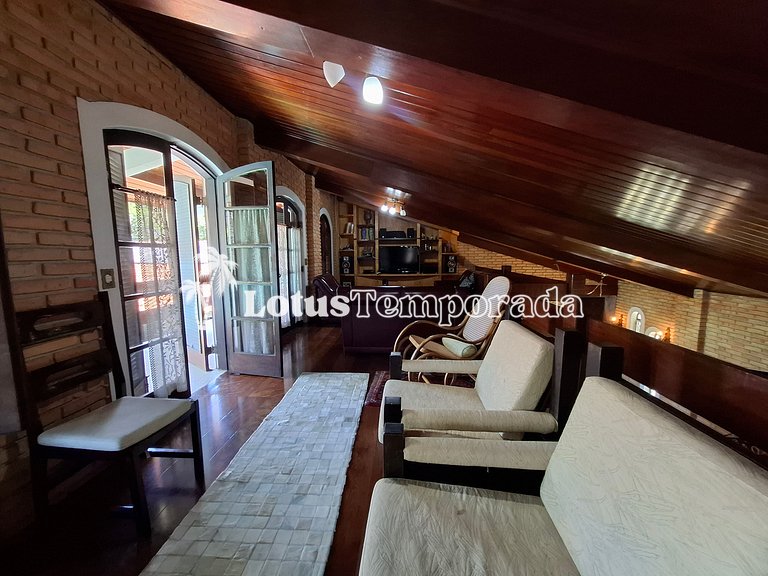 Chácara com piscina climatizada e 7 dormitórios LT0038