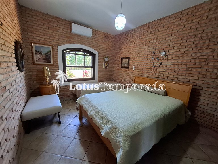 Chácara com piscina climatizada e 7 dormitórios LT0038