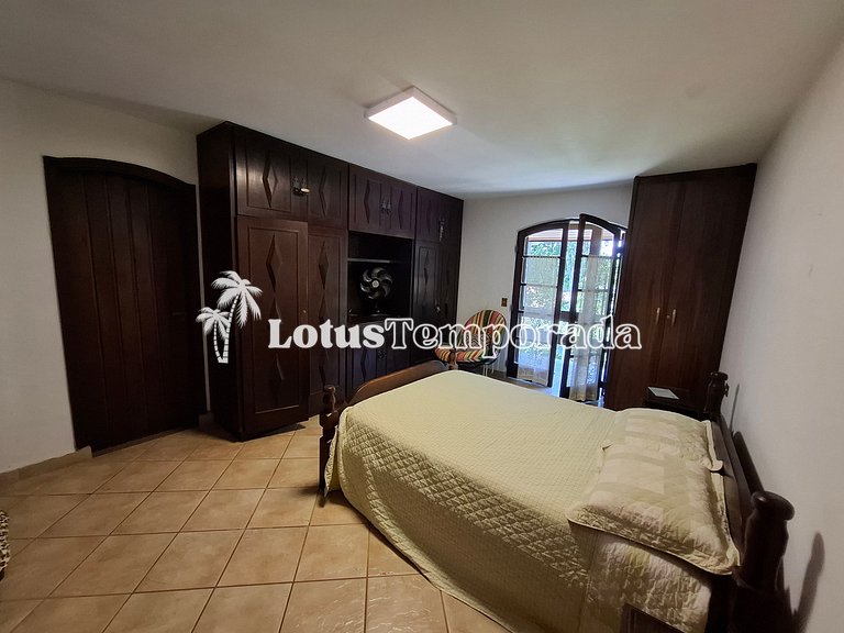 Chácara com piscina climatizada e 7 dormitórios LT0038
