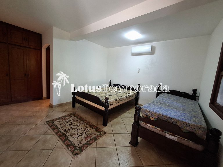 Chácara com piscina climatizada e 7 dormitórios LT0038