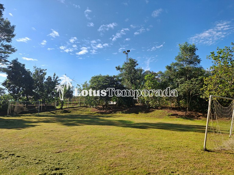 Chácara com piscina aquecida e 7 dormitórios em cond. LT0038