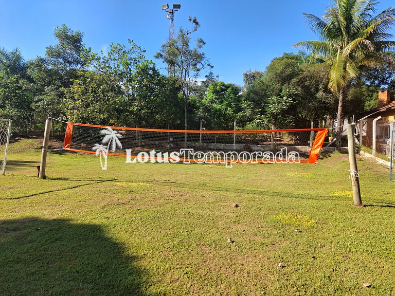 Chácara com piscina aquecida e 7 dormitórios em cond. LT0038