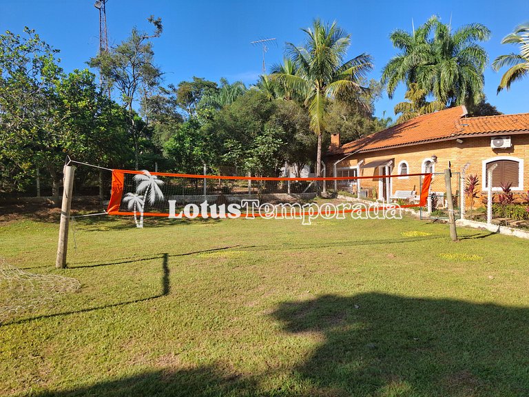 Chácara com piscina aquecida e 7 dormitórios em cond. LT0038