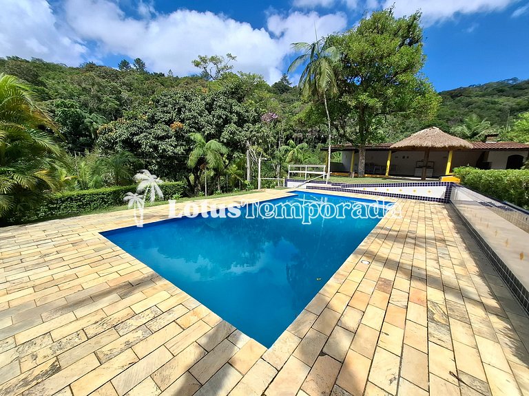 Chácara com piscina e lagos para pesca LT0001