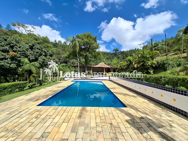 Chácara com piscina e lagos para pesca LT0001