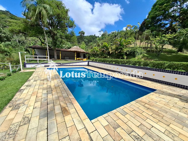 Chácara com piscina e lagos para pesca LT0001